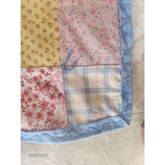 Baby toddler blanket quilt made with vintage fabric- little girl on the telephon - Picture 3 of 8